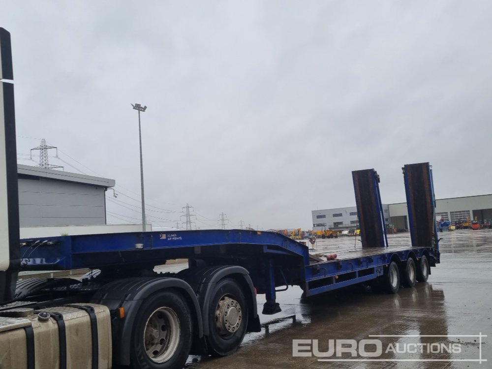 Tirsan Tri Axle Step Frame Low Loader Trailer, Neck Ramps, Out Riggers, Hydraulic Flip Toe Ramps - Låg lastare semitrailer: bild 1 Tirsan Tri Axle Step Frame Low Loader Trailer, Neck Ramps, Out Riggers, Hydraulic Flip Toe Ramps - Låg lastare semitrailer: bild 1