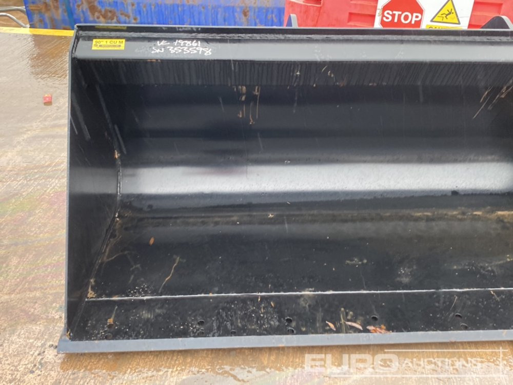 Unused 90" Strickland Front Loading Bucket to suit Manitou Telehandler - Skopa: bild 5 Unused 90" Strickland Front Loading Bucket to suit Manitou Telehandler - Skopa: bild 5