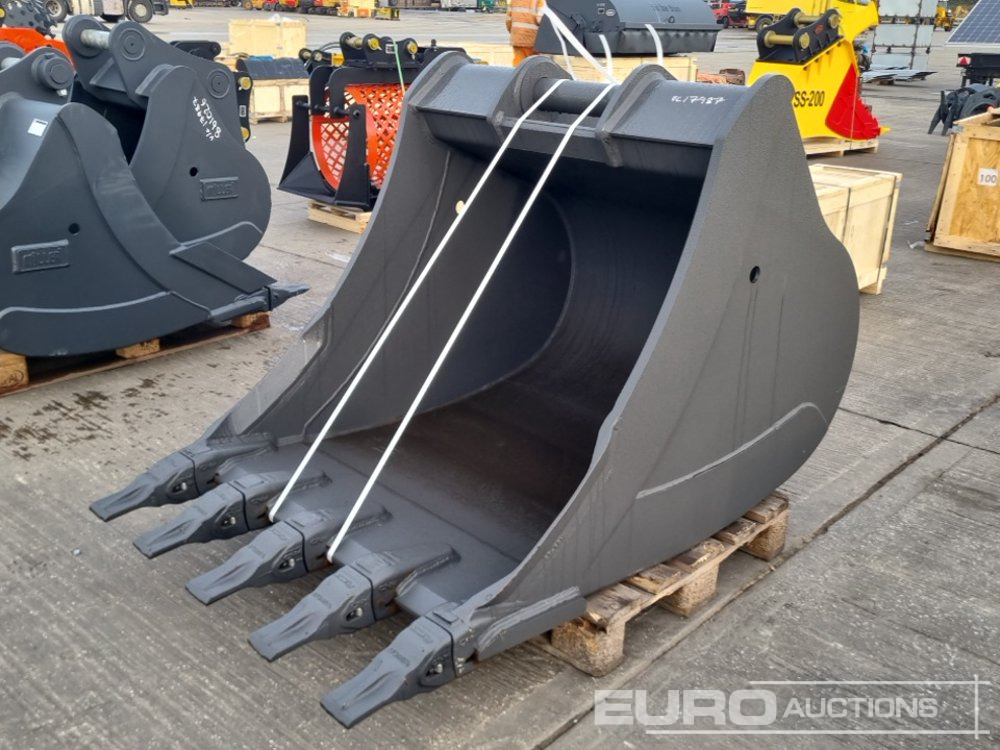 Unused CNH 44" Scoop Bucket 80mm Pin to suit 20 Ton Excavator - Skopa: bild 1 Unused CNH 44" Scoop Bucket 80mm Pin to suit 20 Ton Excavator - Skopa: bild 1