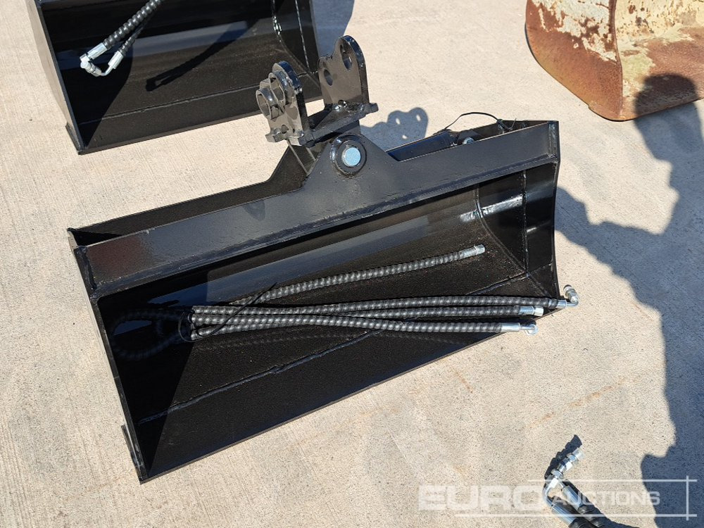 Unused Miva 32" Tilting Bucket to suit Mini Excavator - Skopa: bild 1 Unused Miva 32" Tilting Bucket to suit Mini Excavator - Skopa: bild 1