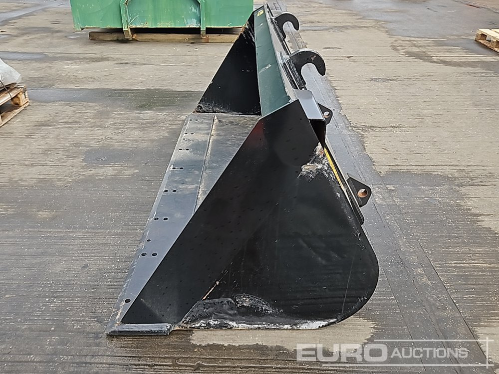 Unused Strickland 90" Loading Bucket to suit JCB Telehandler - Skopa: bild 2 Unused Strickland 90" Loading Bucket to suit JCB Telehandler - Skopa: bild 2