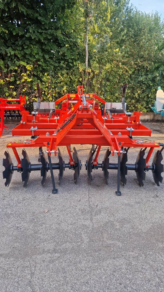 Dischiera e coltivatore chisel nuovo Pastò - Tallriksredskap: bild 2 Dischiera e coltivatore chisel nuovo Pastò - Tallriksredskap: bild 2