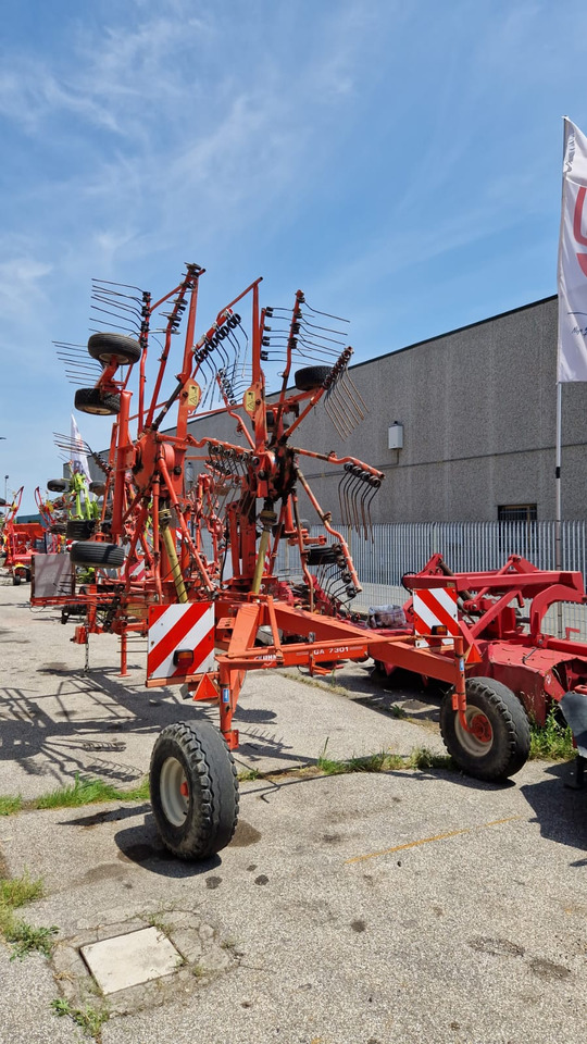 Ranghinatore usato Kuhn GA 7301 - Hövändare: bild 3 Ranghinatore usato Kuhn GA 7301 - Hövändare: bild 3