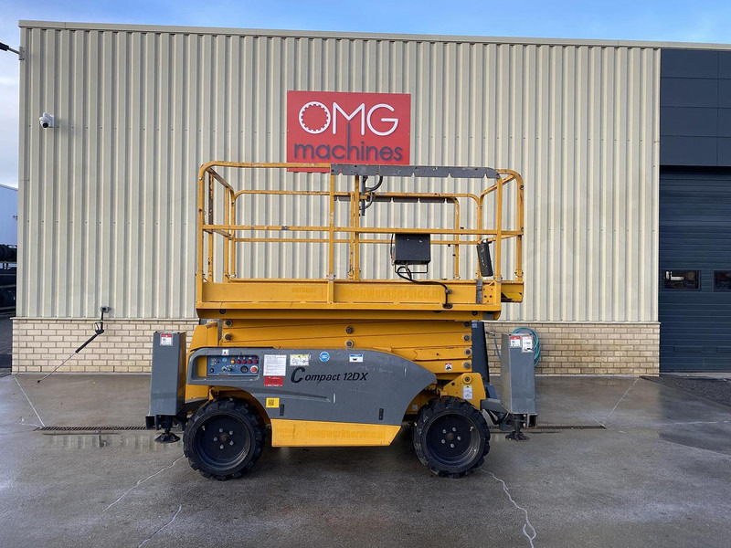 Haulotte Compact 12DX, Schaar hoogwerker, 4X4 Diesel - Saxlift: bild 1 Haulotte Compact 12DX, Schaar hoogwerker, 4X4 Diesel - Saxlift: bild 1