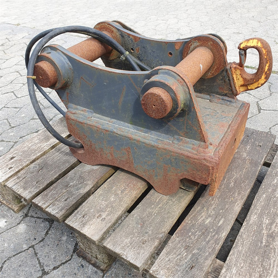 Engcon S45 - Redskapsfäste för Grävmaskin: bild 1 Engcon S45 - Redskapsfäste för Grävmaskin: bild 1