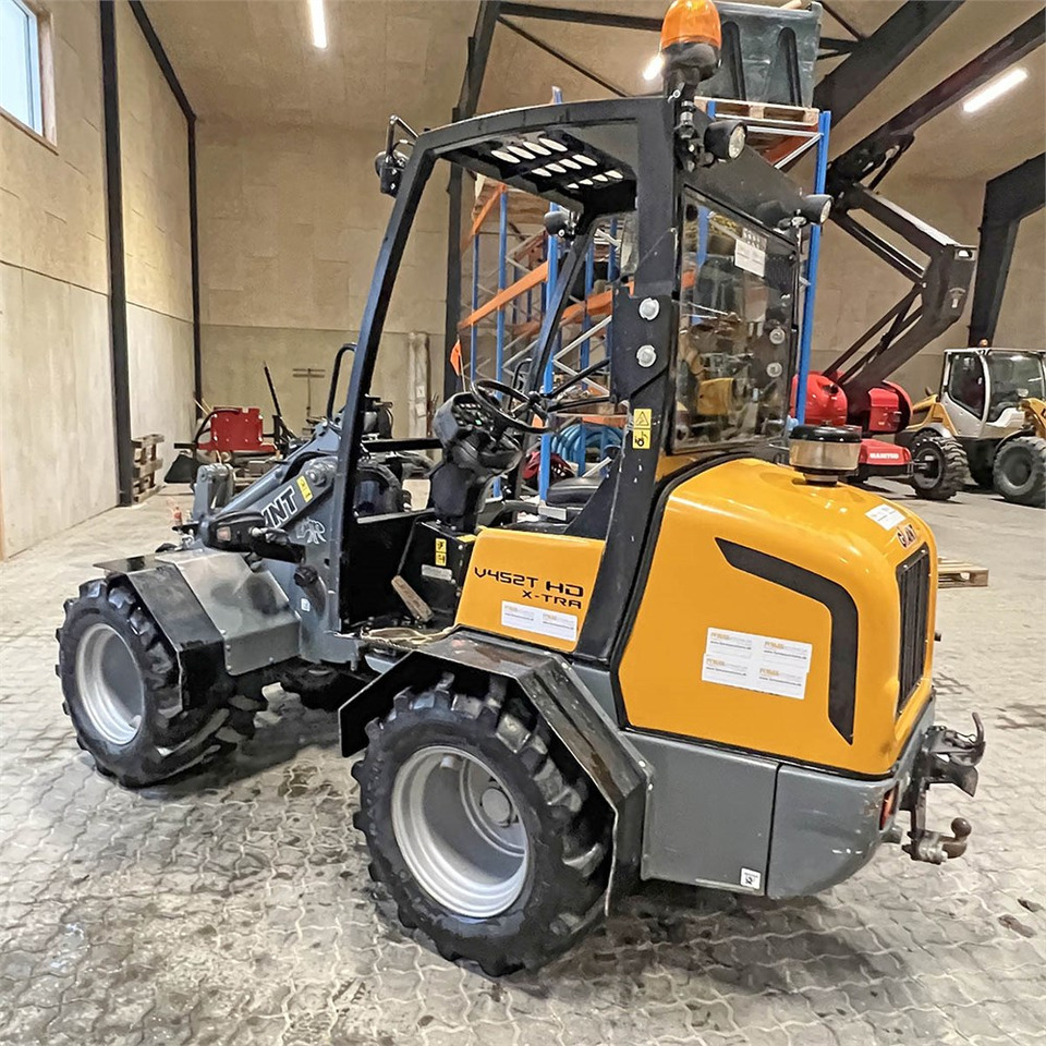 Giant V452T X-Tra HD - Hjullastare: bild 1 Giant V452T X-Tra HD - Hjullastare: bild 1