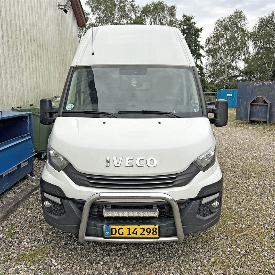 Iveco 35s18 - Skåpbil: bild 2 Iveco 35s18 - Skåpbil: bild 2