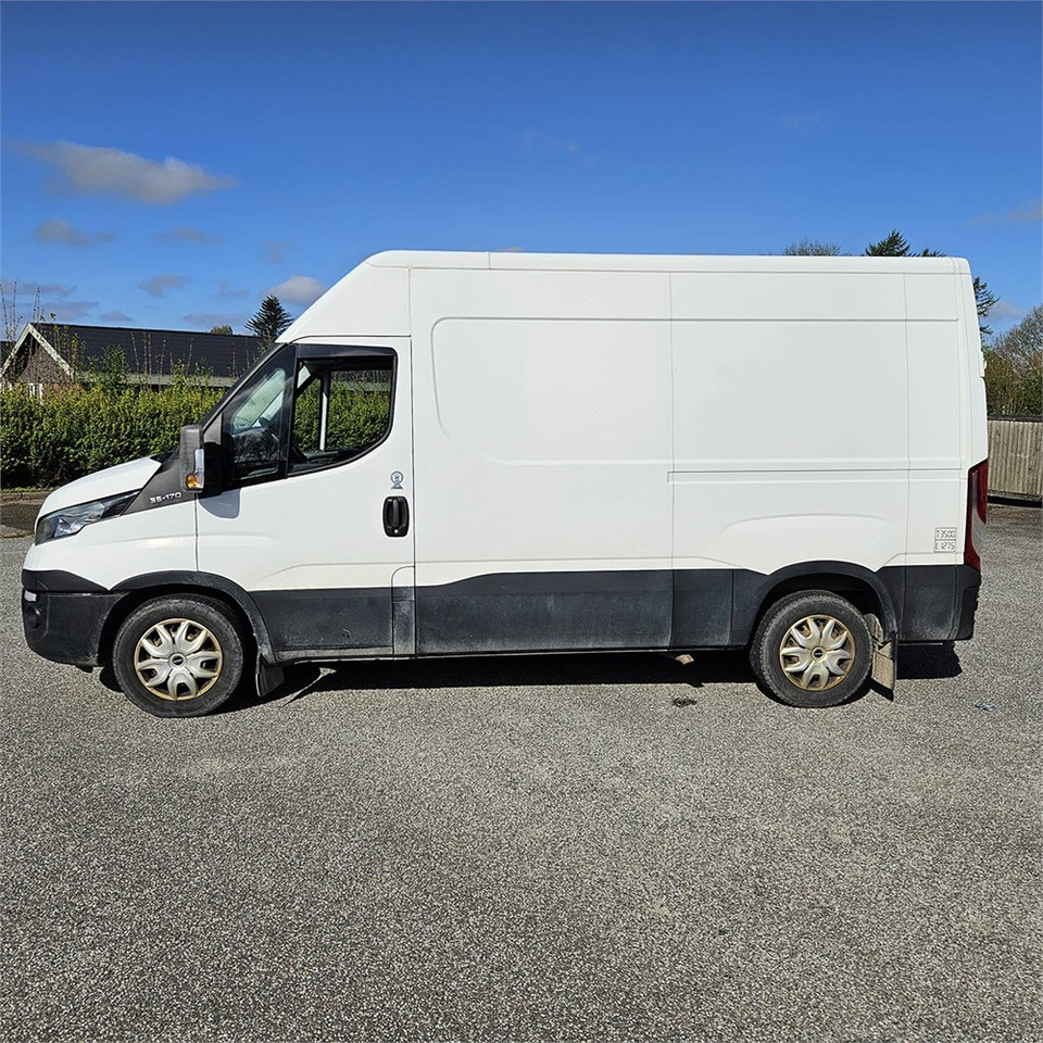Iveco Daily 35s17 3,0D - Skåpbil: bild 3 Iveco Daily 35s17 3,0D - Skåpbil: bild 3