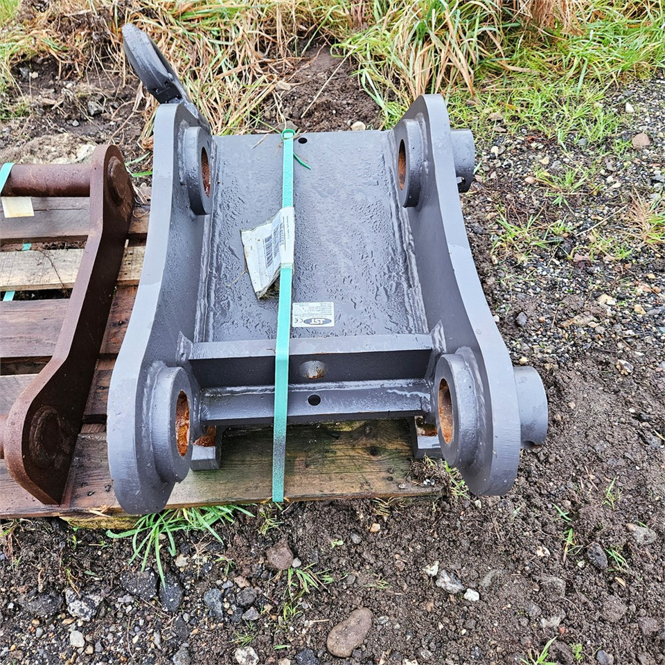 JST S70 - Redskapsfäste: bild 4 JST S70 - Redskapsfäste: bild 4