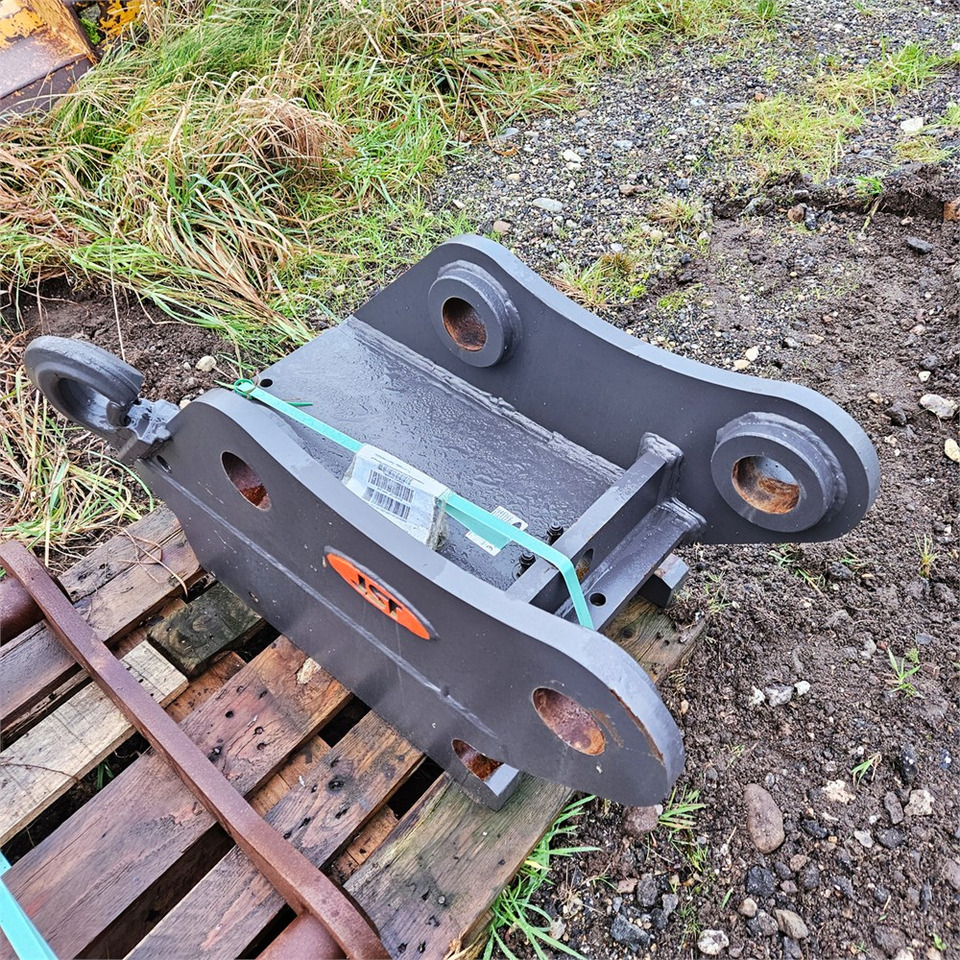 JST S70 - Redskapsfäste: bild 3 JST S70 - Redskapsfäste: bild 3