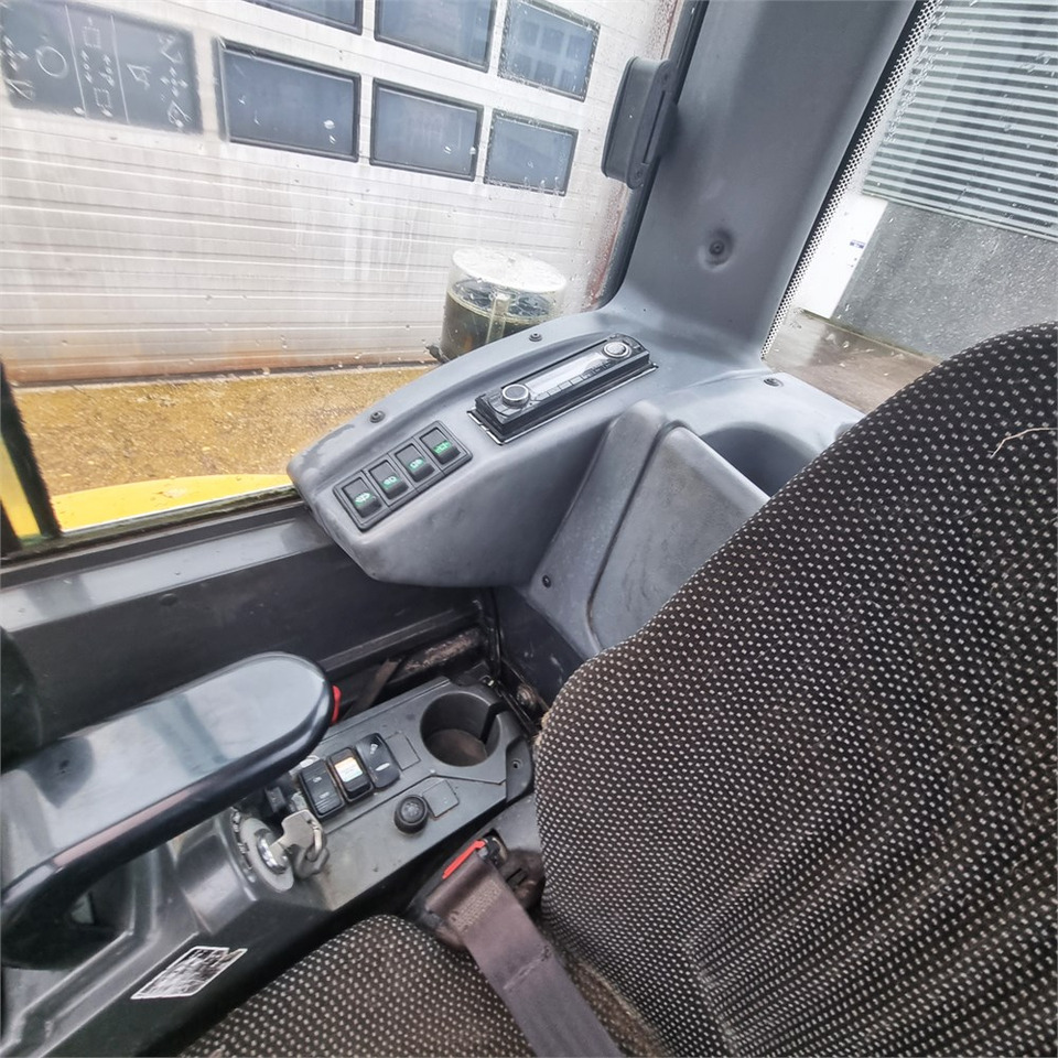 Minigrävmaskin Kato HD 35: bild 14