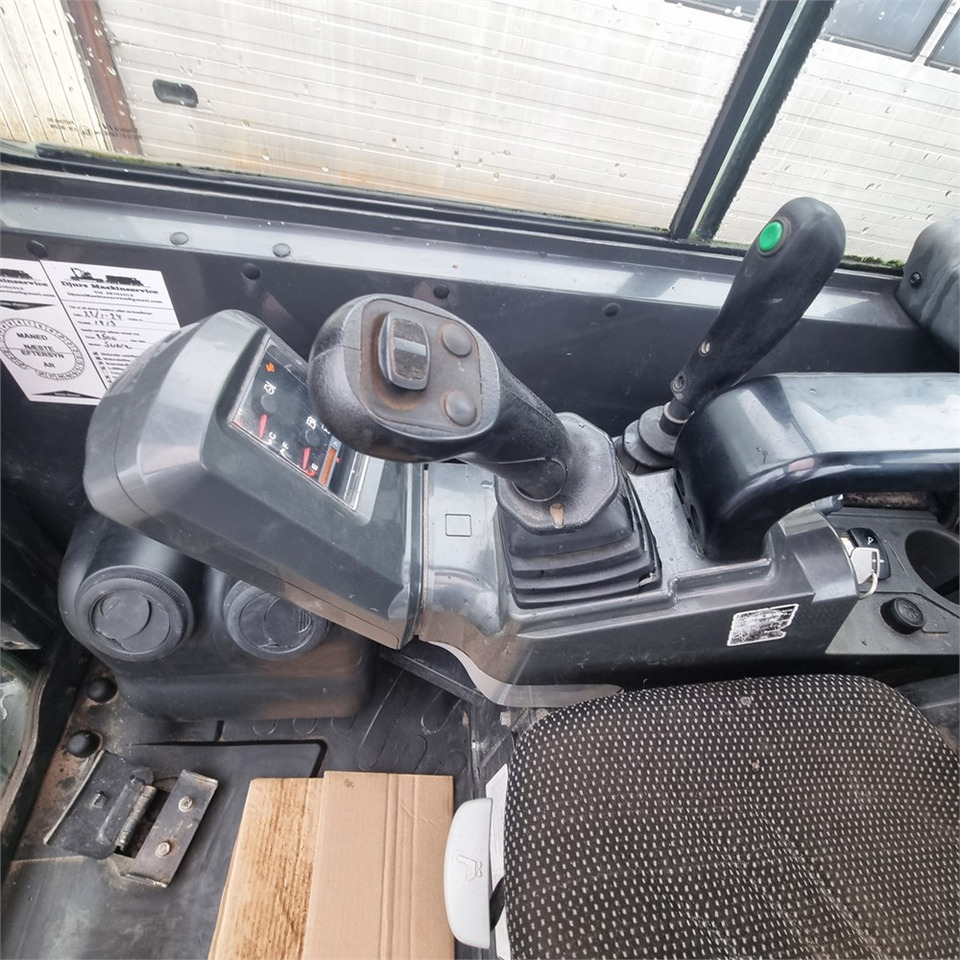 Minigrävmaskin Kato HD 35: bild 11