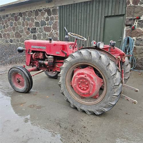 McCORMICK D-324 Standard - Traktor: bild 4 McCORMICK D-324 Standard - Traktor: bild 4