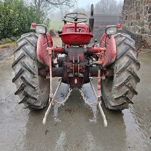 McCORMICK D-324 Standard - Traktor: bild 5 McCORMICK D-324 Standard - Traktor: bild 5