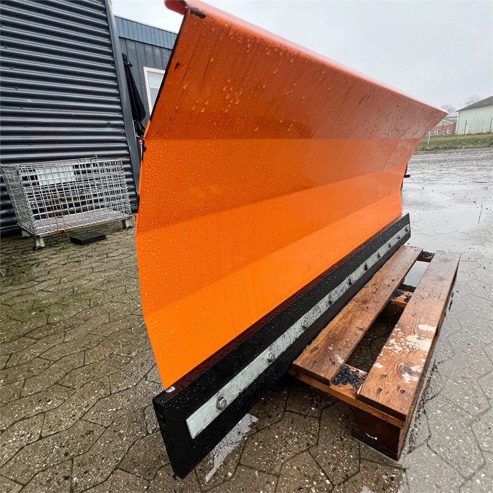 Nesbo PS 1750 M - Snöplog: bild 5 Nesbo PS 1750 M - Snöplog: bild 5