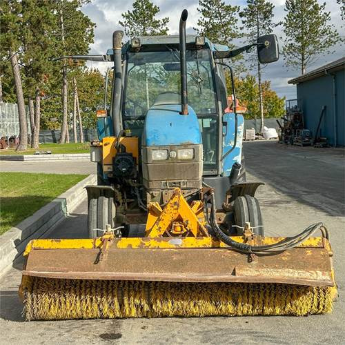 New Holland TS90 - Traktor: bild 2 New Holland TS90 - Traktor: bild 2