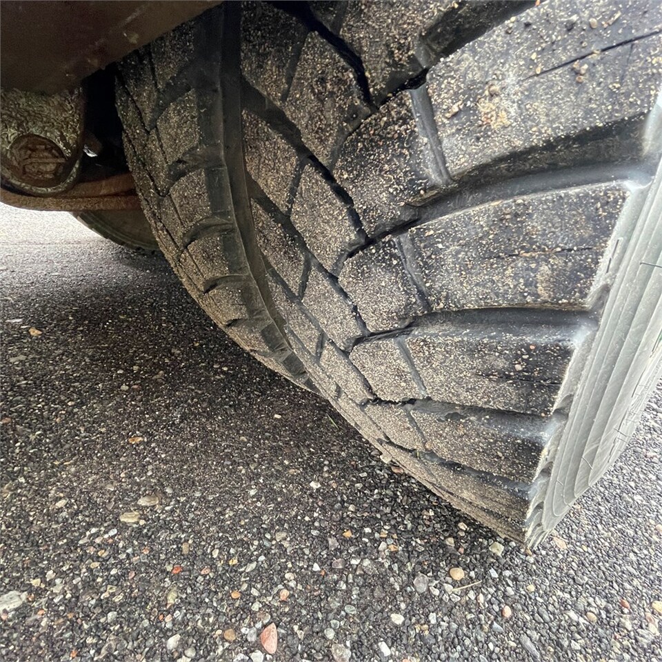 Flakbil Scania 124G: bild 35 Flakbil Scania 124G: bild 35