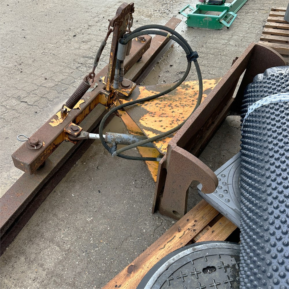 ABC Afretter / vibrator - Tillbehör för Byggmaskiner: bild 4 ABC Afretter / vibrator - Tillbehör för Byggmaskiner: bild 4