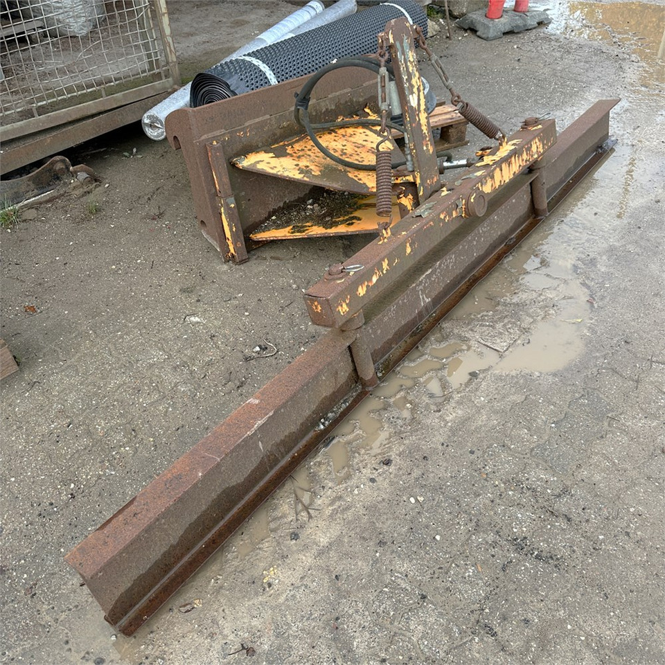 ABC Afretter / vibrator - Tillbehör för Byggmaskiner: bild 1 ABC Afretter / vibrator - Tillbehör för Byggmaskiner: bild 1