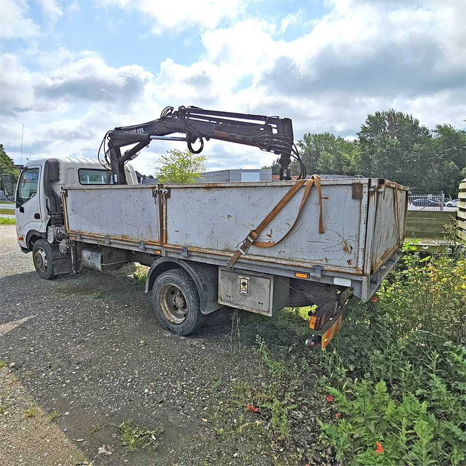 Toyota Dyna 200 - Flakbil: bild 4 Toyota Dyna 200 - Flakbil: bild 4