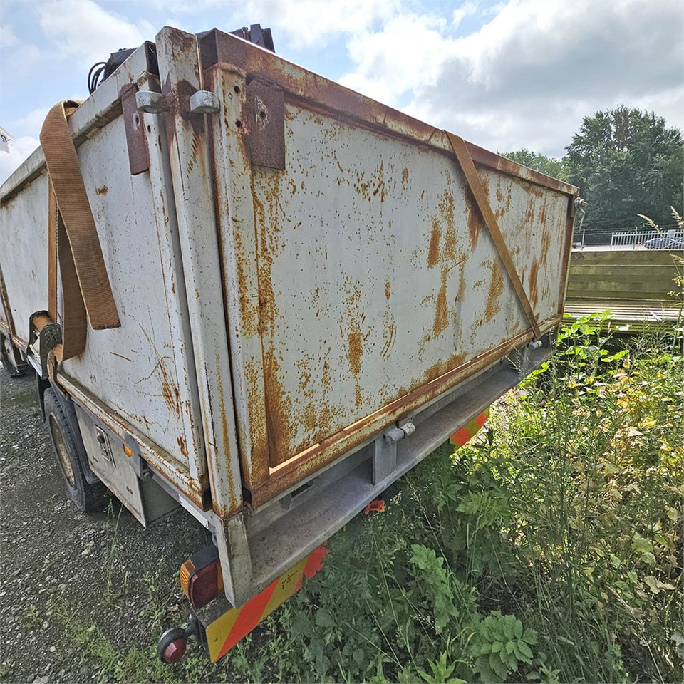 Toyota Dyna 200 - Flakbil: bild 5 Toyota Dyna 200 - Flakbil: bild 5