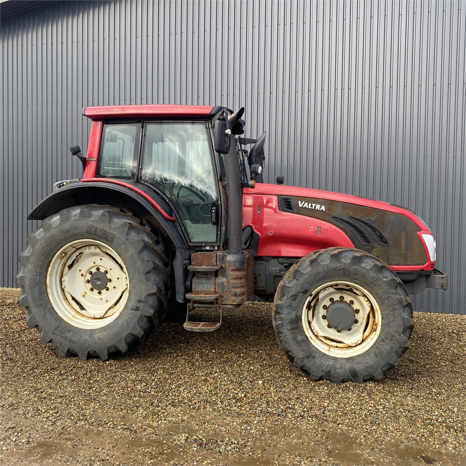 Valtra T 153 - Traktor: bild 2 Valtra T 153 - Traktor: bild 2
