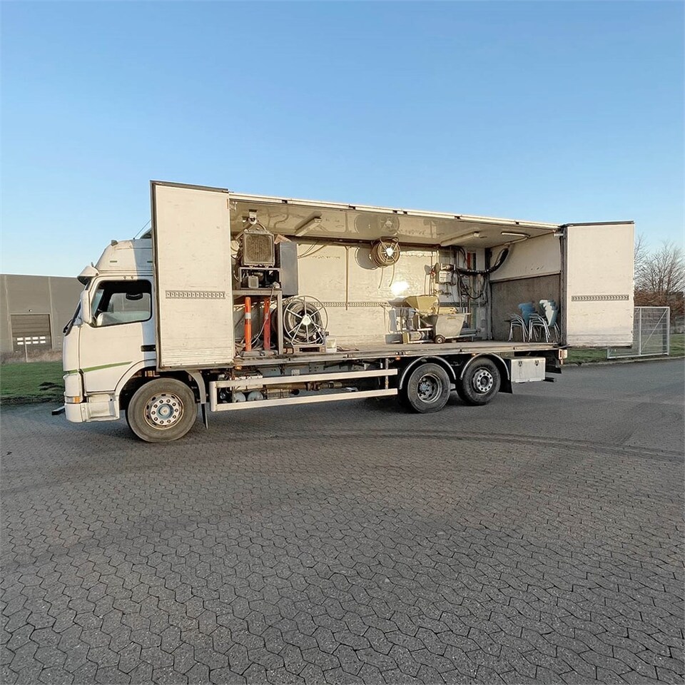 Volvo FM12 - Lastbil med skåp: bild 3 Volvo FM12 - Lastbil med skåp: bild 3