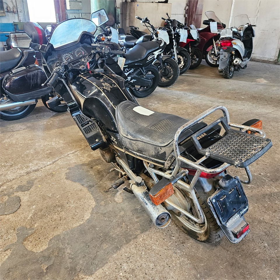 Yamaha XZ550 - Motorcykel: bild 3 Yamaha XZ550 - Motorcykel: bild 3