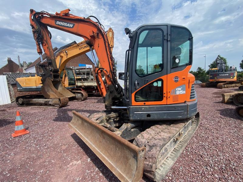 Doosan DX 85R-3 - Minigrävmaskin: bild 2 Doosan DX 85R-3 - Minigrävmaskin: bild 2