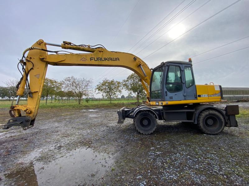 Furukawa W 735 - Grävmaskin på däck: bild 3 Furukawa W 735 - Grävmaskin på däck: bild 3