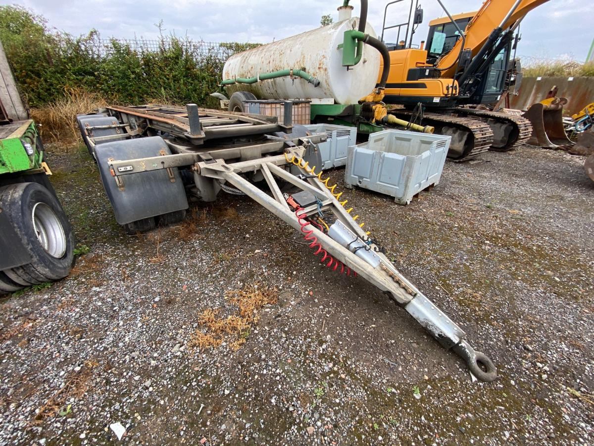 Samro 3 ESSIEUX - Containersläp/ Växelflaksläp: bild 1 Samro 3 ESSIEUX - Containersläp/ Växelflaksläp: bild 1