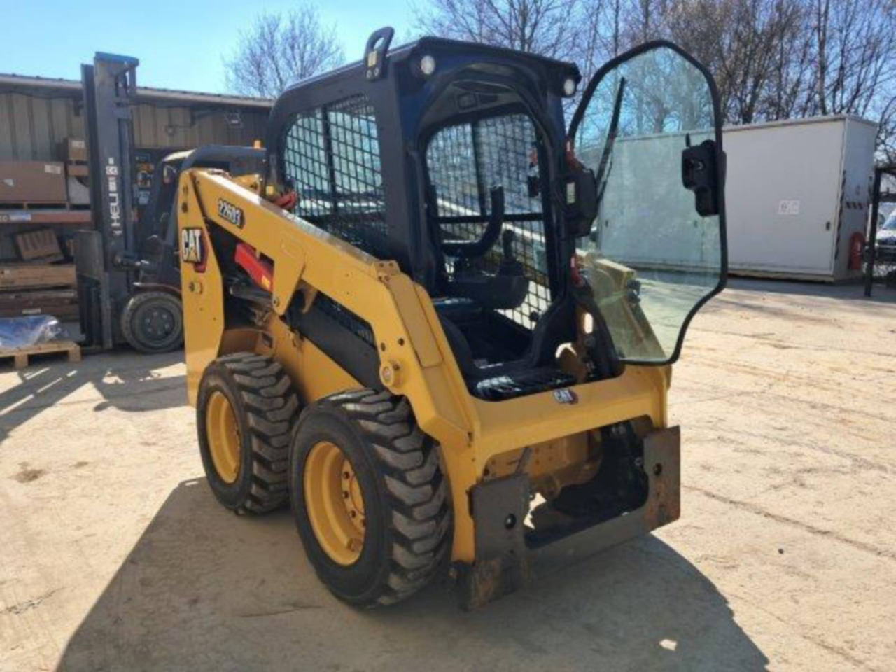 CAT 226D3 - Kompaktlastare/ Slirstyrda lastare: bild 1 CAT 226D3 - Kompaktlastare/ Slirstyrda lastare: bild 1