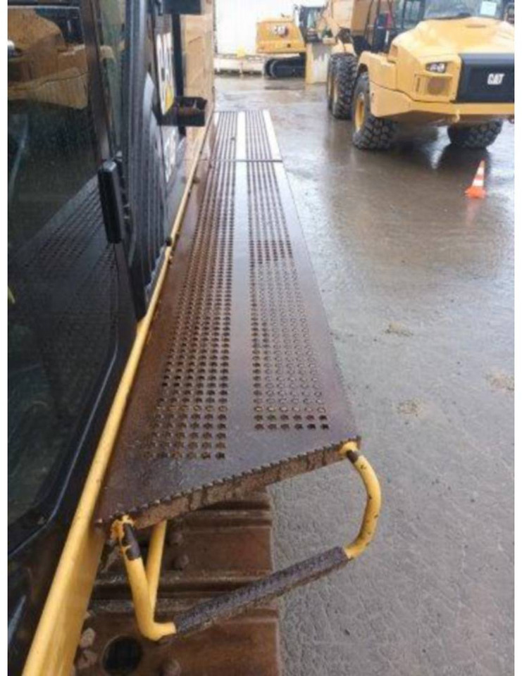 Bandgrävare CAT 374F: bild 29