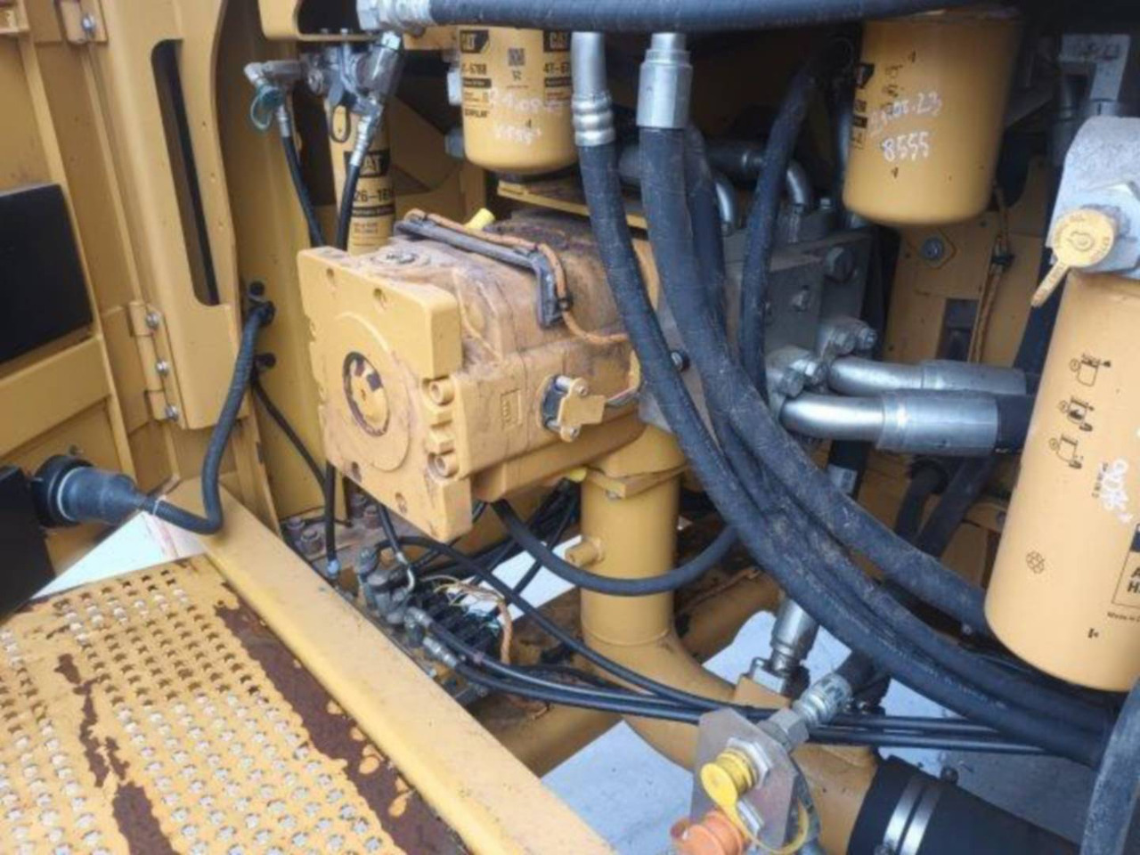 Bandgrävare CAT 374F: bild 7