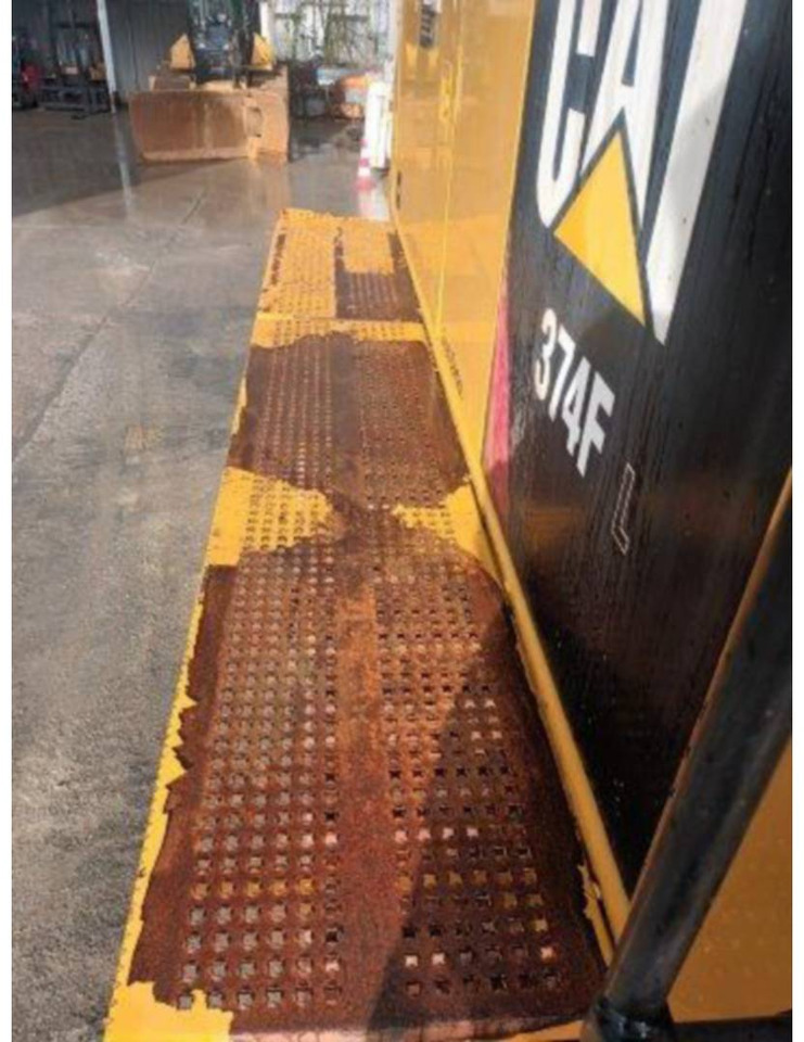 Bandgrävare CAT 374F: bild 13