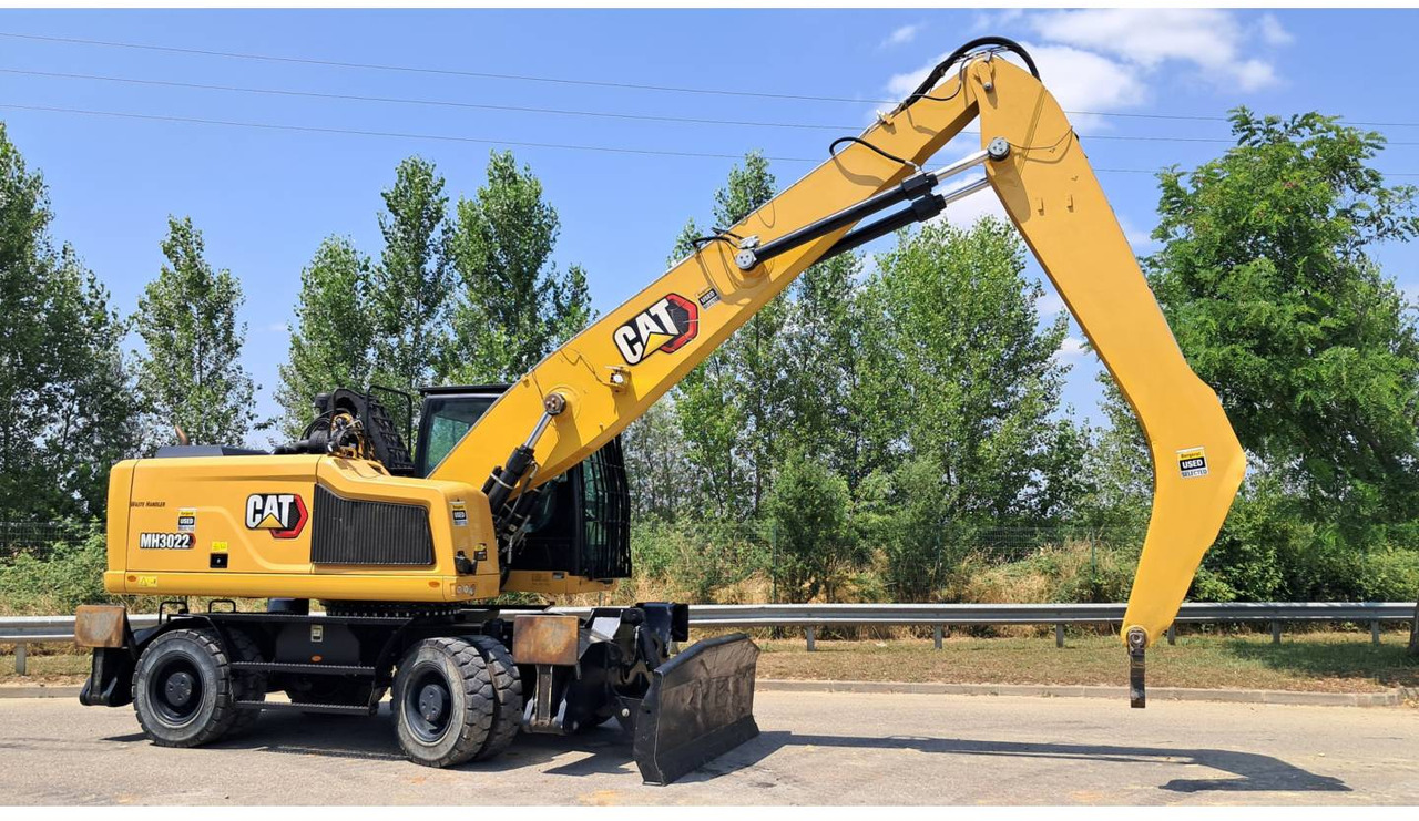CAT MH3022-1 - Grävmaskin på däck: bild 2 CAT MH3022-1 - Grävmaskin på däck: bild 2