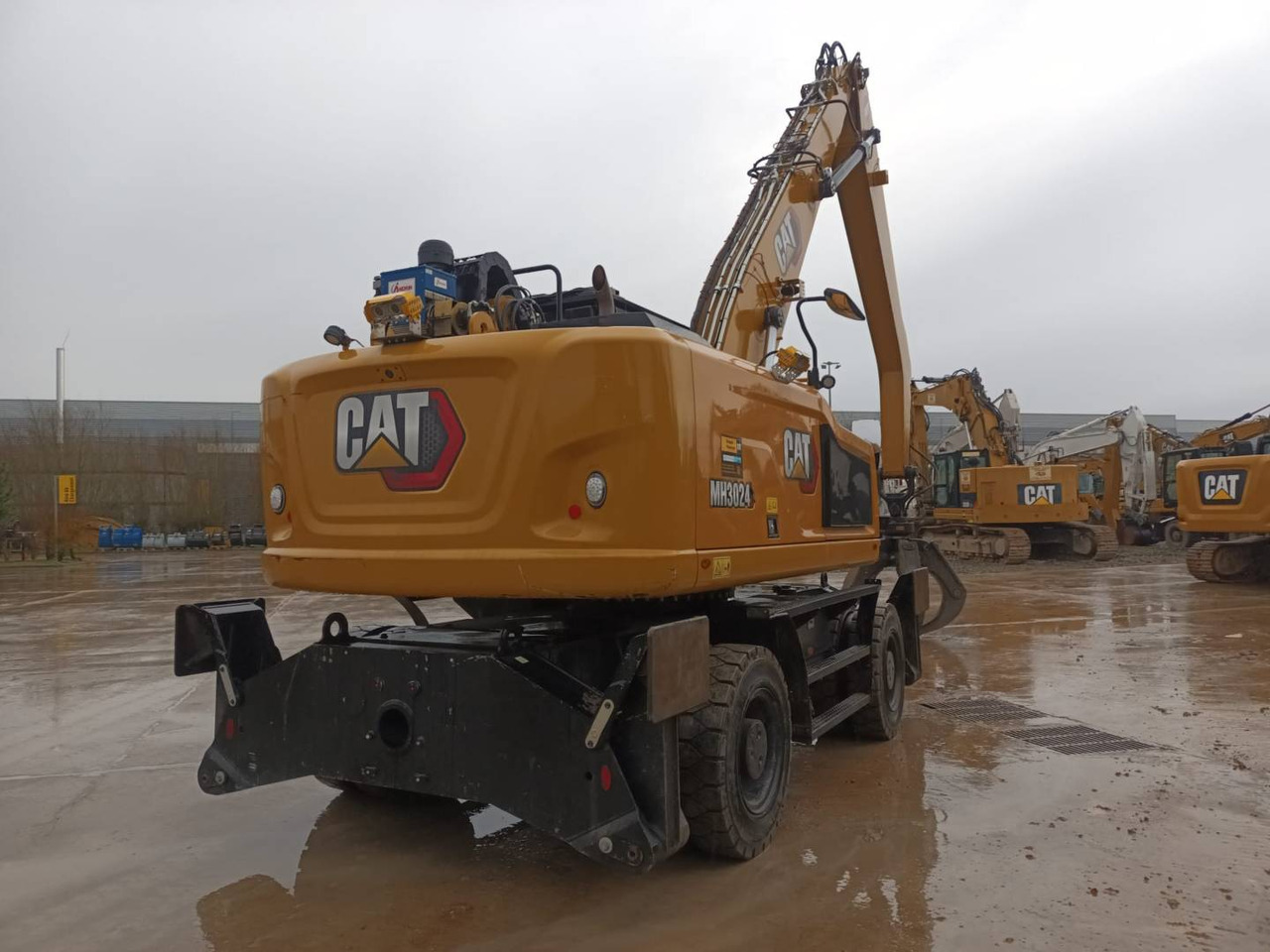 CAT MH3024-1 - Grävmaskin på däck: bild 3 CAT MH3024-1 - Grävmaskin på däck: bild 3