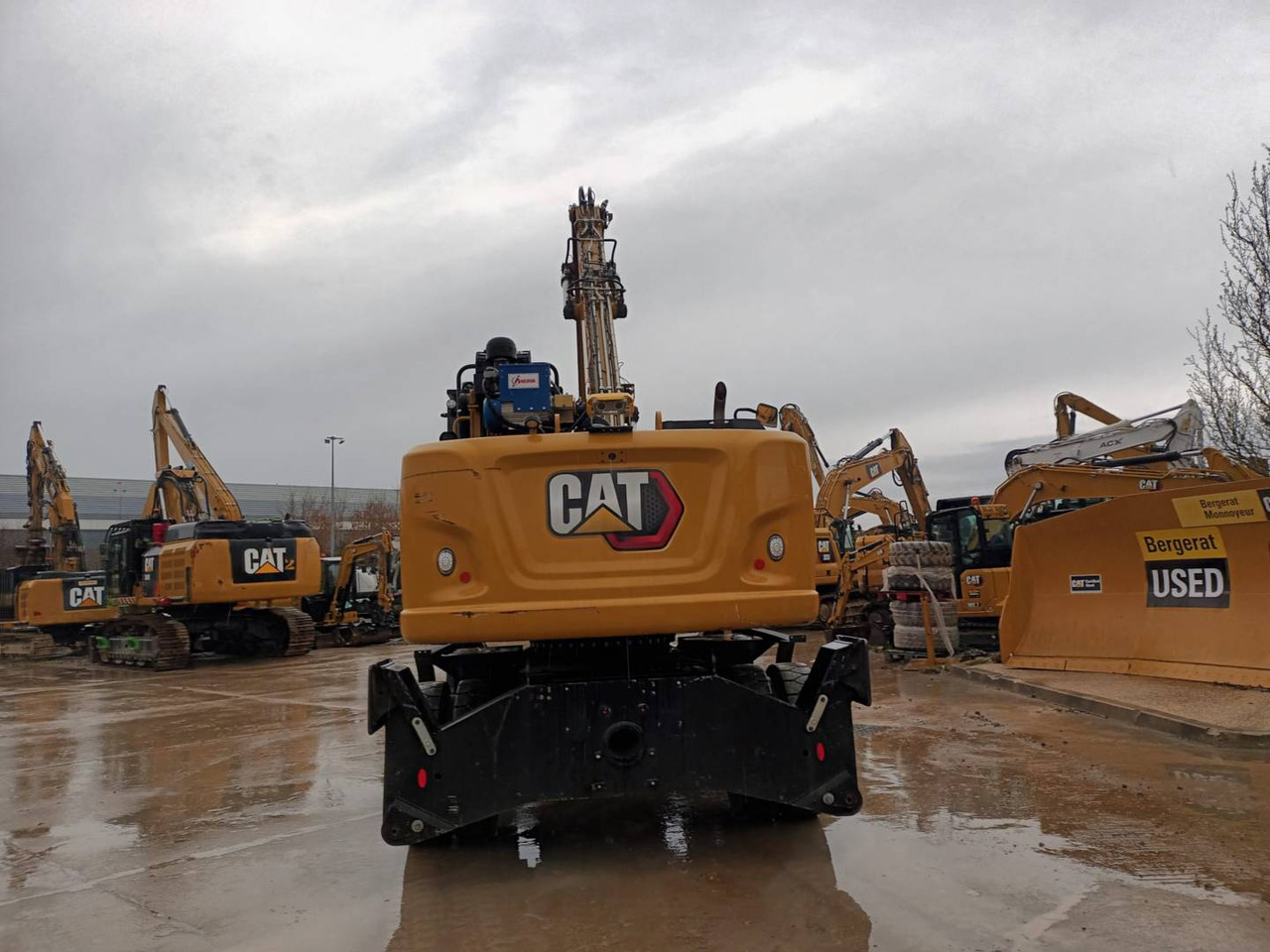 CAT MH3024-1 - Grävmaskin på däck: bild 5 CAT MH3024-1 - Grävmaskin på däck: bild 5