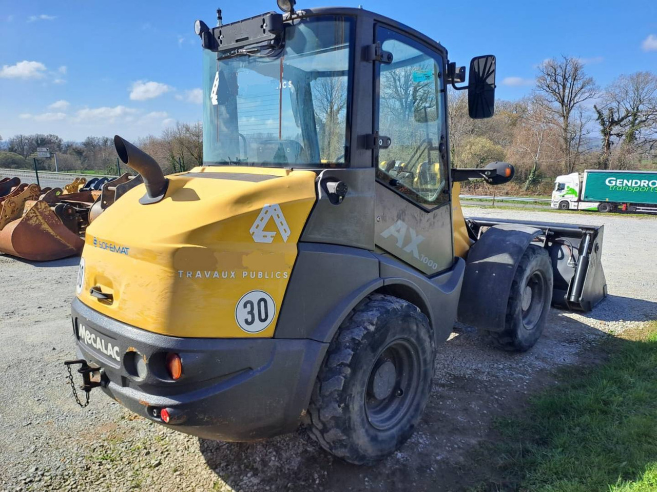 MECALAC AX1000 - Kompaktlastare/ Slirstyrda lastare: bild 3 MECALAC AX1000 - Kompaktlastare/ Slirstyrda lastare: bild 3