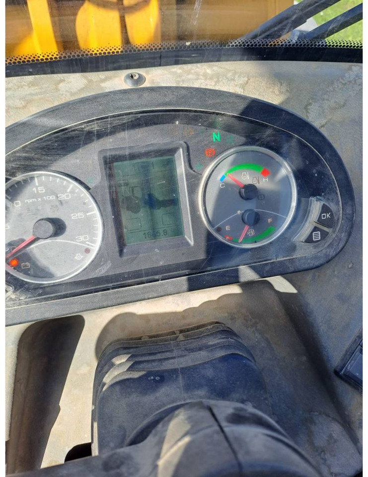 MECALAC AX1000 - Kompaktlastare/ Slirstyrda lastare: bild 5 MECALAC AX1000 - Kompaktlastare/ Slirstyrda lastare: bild 5