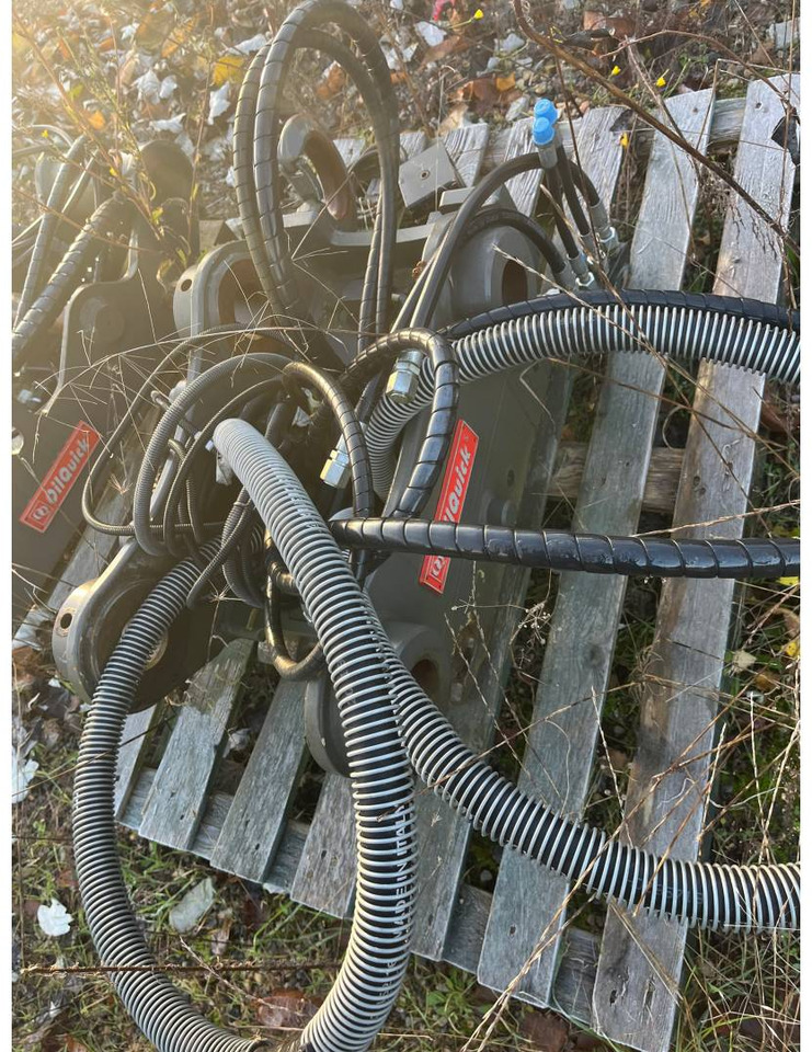 OILQUICK DEUTSCHLAND GMBH OQ60-5/OILQUICK/ATTACHE HYDR - Redskapsfäste: bild 1 OILQUICK DEUTSCHLAND GMBH OQ60-5/OILQUICK/ATTACHE HYDR - Redskapsfäste: bild 1