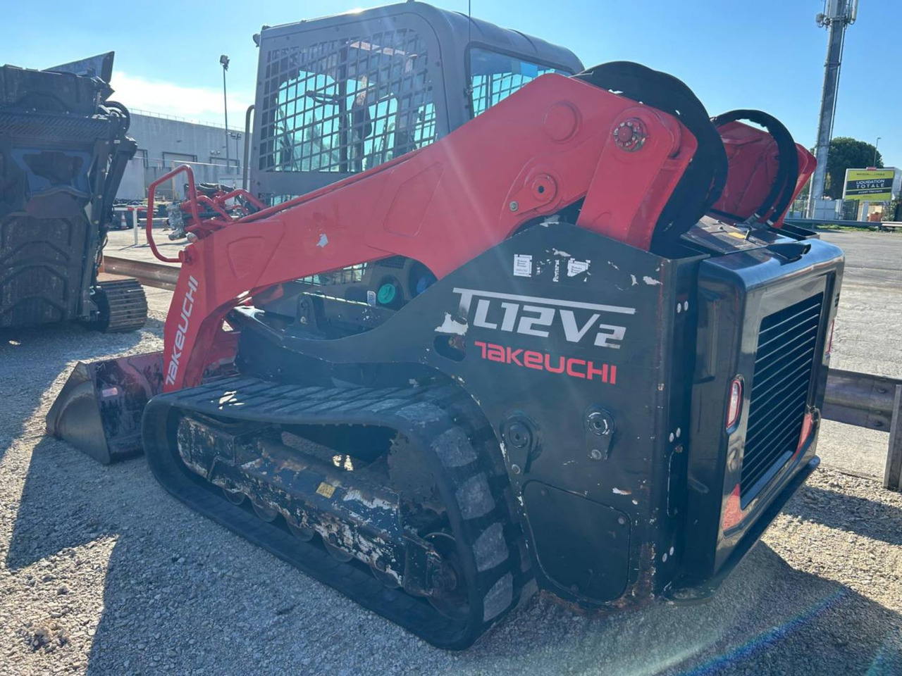 TAKEUCHI MFG. CO. LTD. TL12 - Bandlastare: bild 4 TAKEUCHI MFG. CO. LTD. TL12 - Bandlastare: bild 4