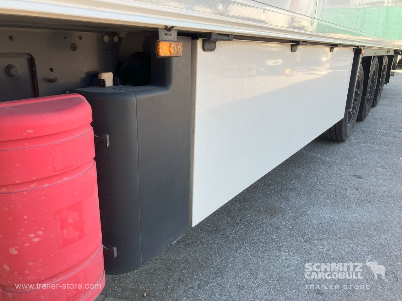 SCHMITZ Semiremolque Frigo Standard Double deck - Isotermiska semitrailer: bild 2 SCHMITZ Semiremolque Frigo Standard Double deck - Isotermiska semitrailer: bild 2