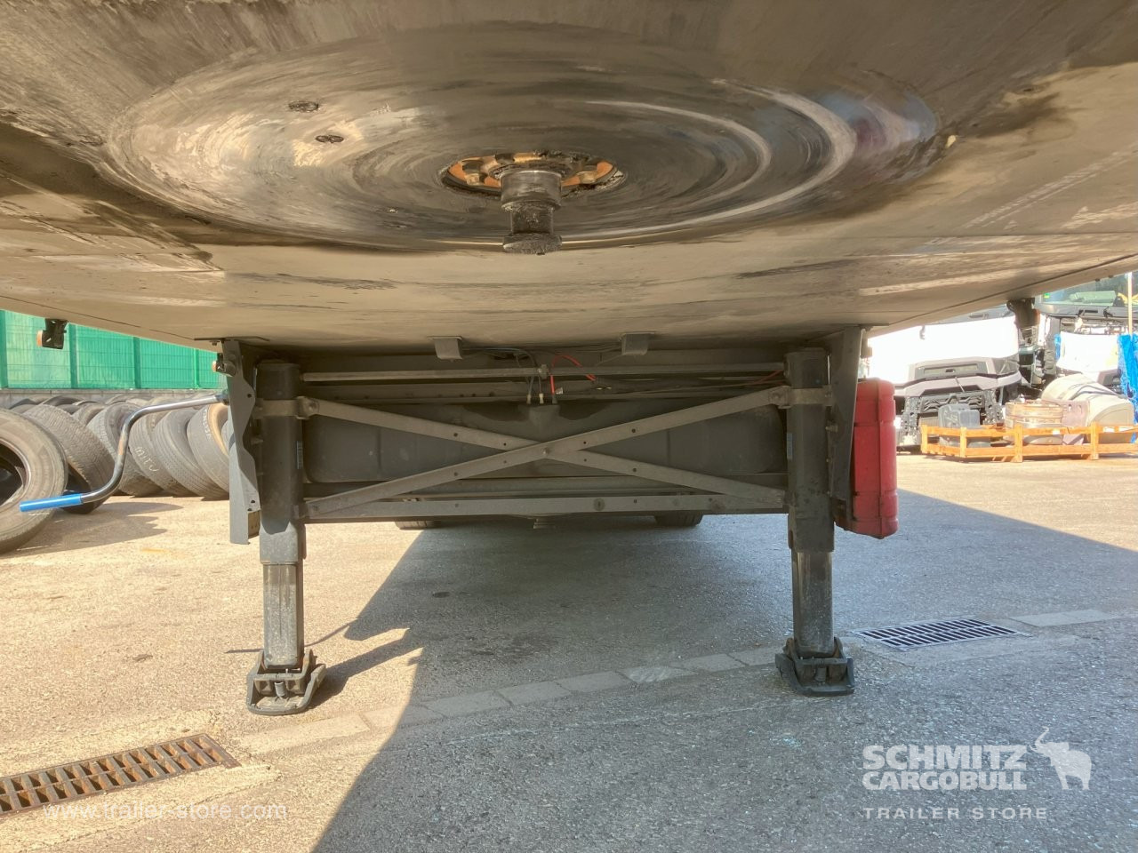 SCHMITZ Semiremolque Frigo Standard Double deck - Isotermiska semitrailer: bild 4 SCHMITZ Semiremolque Frigo Standard Double deck - Isotermiska semitrailer: bild 4