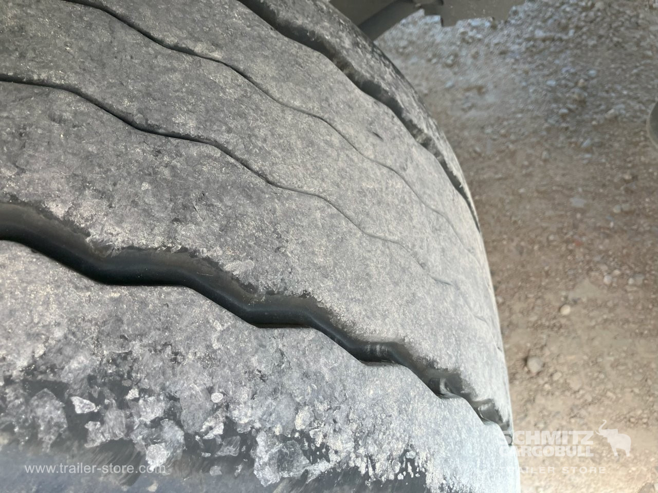 SCHMITZ Semiremolque Frigo Standard - Isotermiska semitrailer: bild 3 SCHMITZ Semiremolque Frigo Standard - Isotermiska semitrailer: bild 3