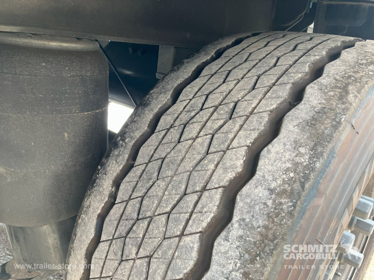 SCHMITZ Semiremolque Frigo Standard - Isotermiska semitrailer: bild 5 SCHMITZ Semiremolque Frigo Standard - Isotermiska semitrailer: bild 5