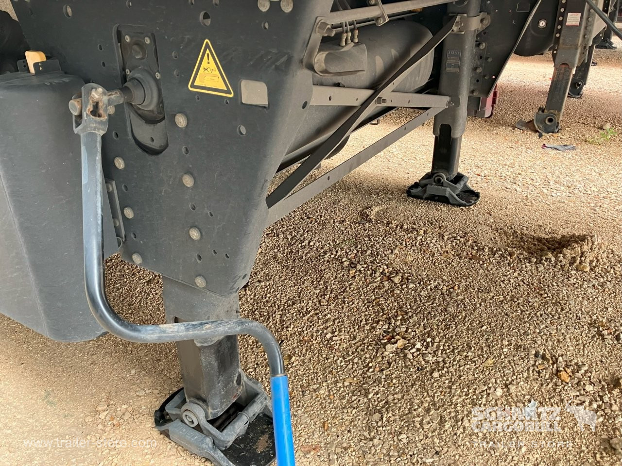 SCHMITZ Semiremolque Frigo Standard - Isotermiska semitrailer: bild 2 SCHMITZ Semiremolque Frigo Standard - Isotermiska semitrailer: bild 2