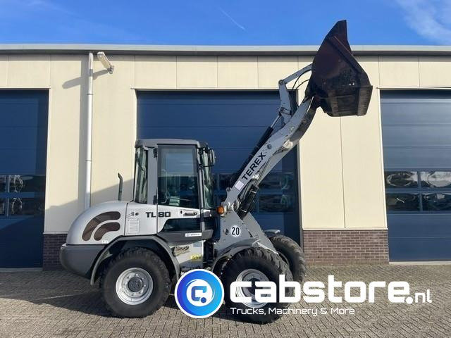 Terex TL 80 Wiellader - Bouwjaar 2008 - Draaiuren 8296 - Palletvorken + Laadschop - 2x op voorraad !! - Hjullastare: bild 2 Terex TL 80 Wiellader - Bouwjaar 2008 - Draaiuren 8296 - Palletvorken + Laadschop - 2x op voorraad !! - Hjullastare: bild 2