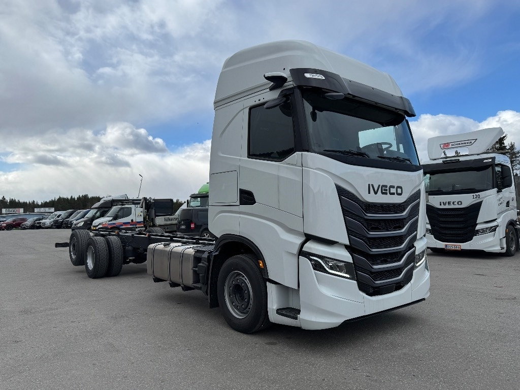 Iveco S-Way AS260S50Y/FS CM UUTTA MALLIA - Chassi lastbil: bild 2 Iveco S-Way AS260S50Y/FS CM UUTTA MALLIA - Chassi lastbil: bild 2