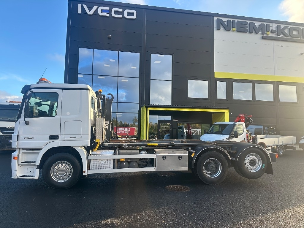 Leasa Mercedes-Benz Actros 2545 L 6x2 Mercedes-Benz Actros 2545 L 6x2: bild 8 Leasa Mercedes-Benz Actros 2545 L 6x2 Mercedes-Benz Actros 2545 L 6x2: bild 8